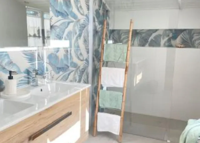 D'hotes D'alienor Bed and Breakfast